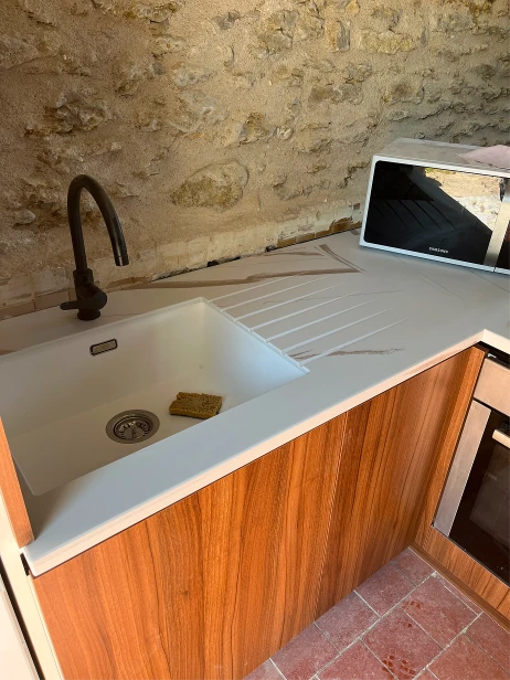 Création d'une cuisine aménagée sur mesure bois menuiserie en vendée